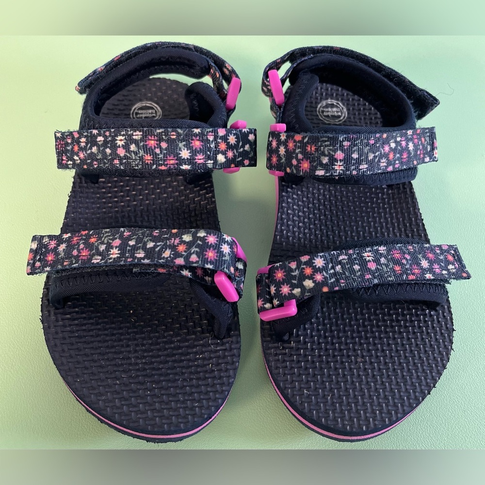 Wonder Nation Navy & Purple Flowered Sandals, Girl Size 11-12, Velcro Sandals